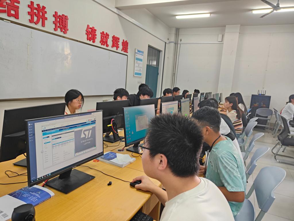 職業(yè)技能競賽月 | 信息技術(shù)工程系舉行物聯(lián)網(wǎng)應(yīng)用技術(shù)技能競賽成果顯著